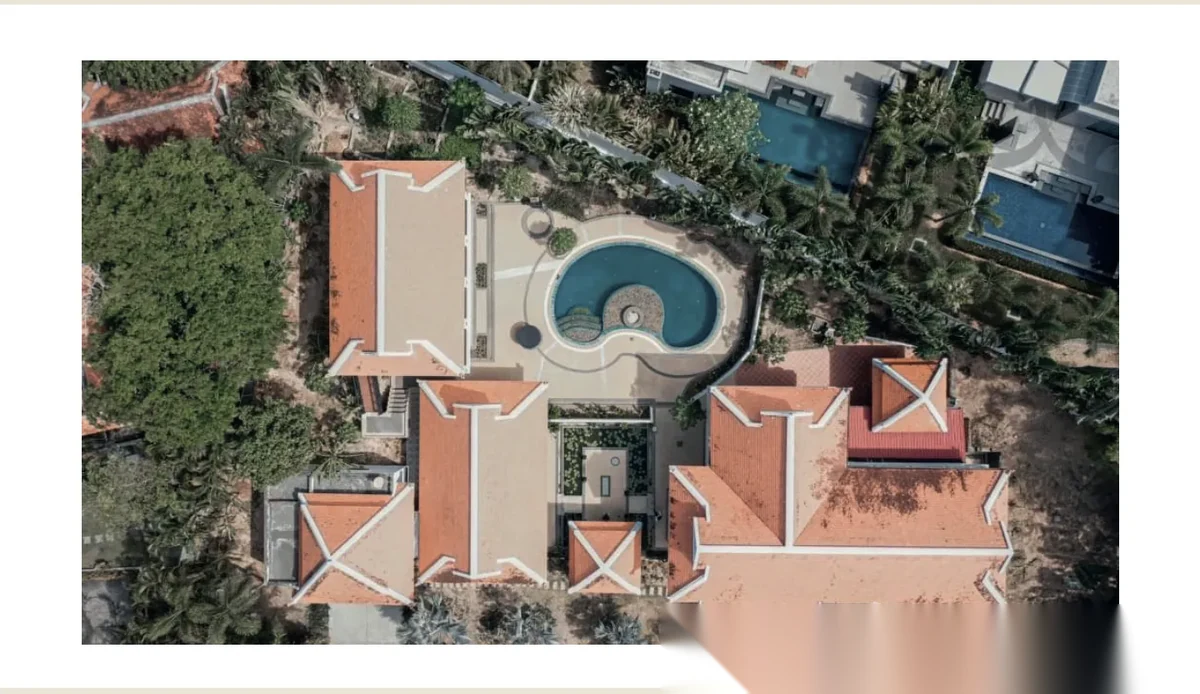 7 Bedroom Villa for sale at Nai Harn Baan Bua complex · Rawai · Pool View — photo 2