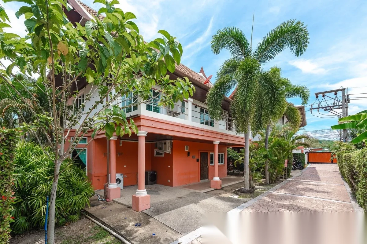 3 Bedroom Villa for sale at Samakee Village complex · Rawai · Pool Access — photo 2