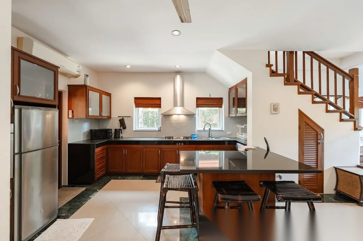 3 Bedroom Villa for sale at Samakee Village complex · Rawai · Pool Access — photo 8