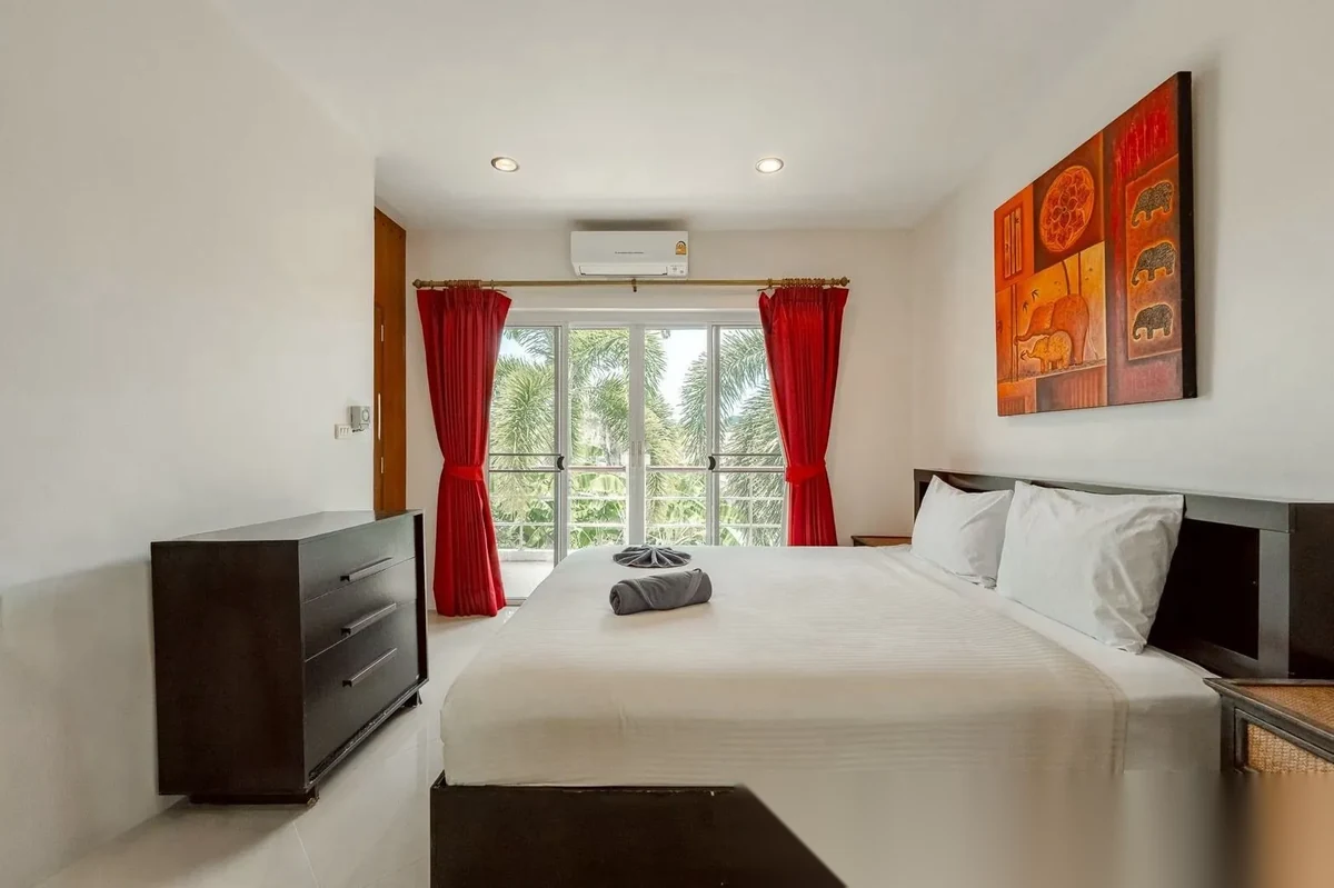 3 Bedroom Villa for sale at Samakee Village complex · Rawai · Pool Access — photo 18