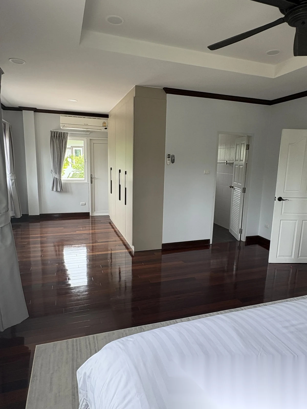 4 Bedroom House for sale at Sinsuk Thanee Village complex · Si Sunthon · Pool Access — photo 11