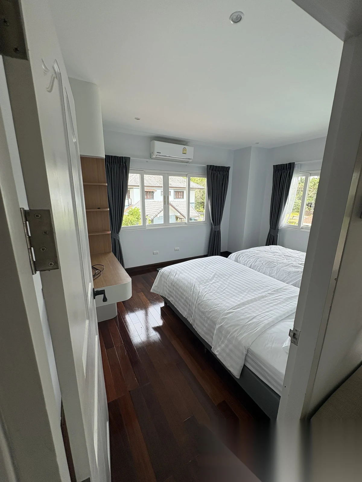 4 Bedroom House for sale at Sinsuk Thanee Village complex · Si Sunthon · Pool Access — photo 13