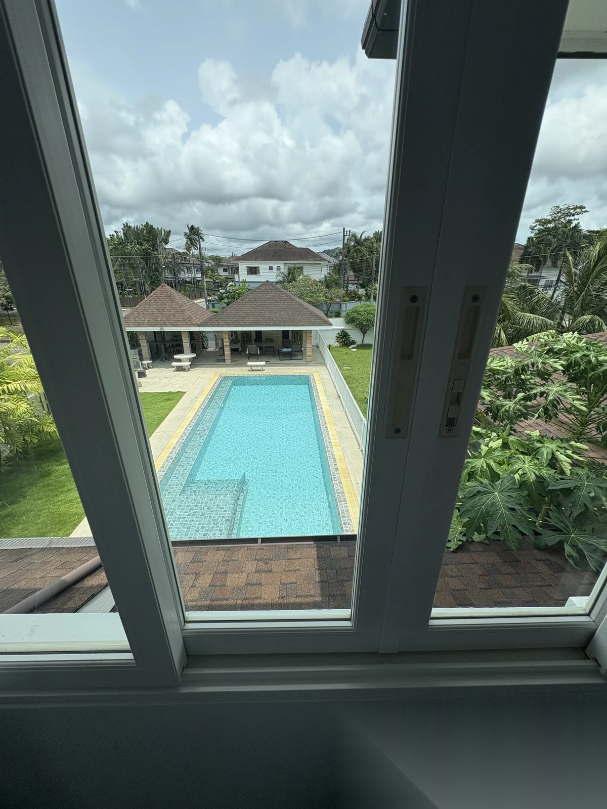 4 Bedroom House for sale at Sinsuk Thanee Village complex · Si Sunthon · Pool Access — photo 17