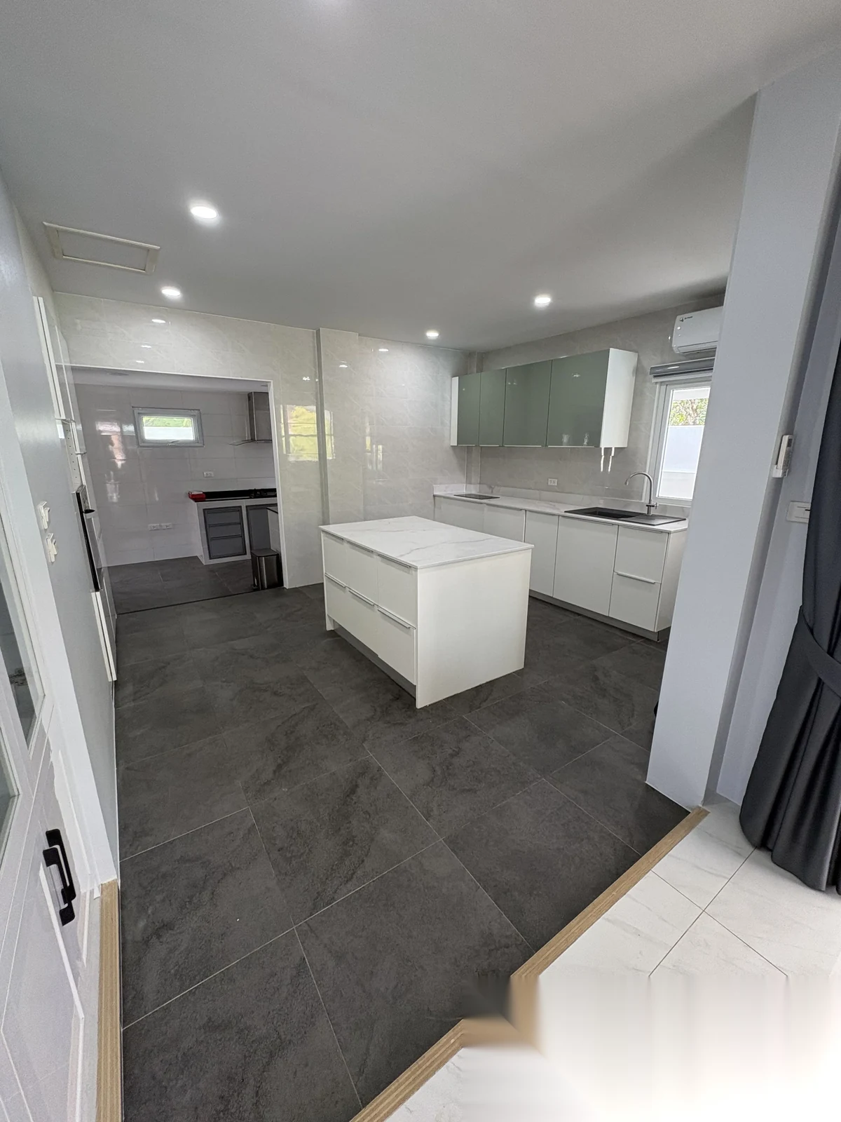 4 Bedroom House for sale at Sinsuk Thanee Village complex · Si Sunthon · Pool Access — photo 18