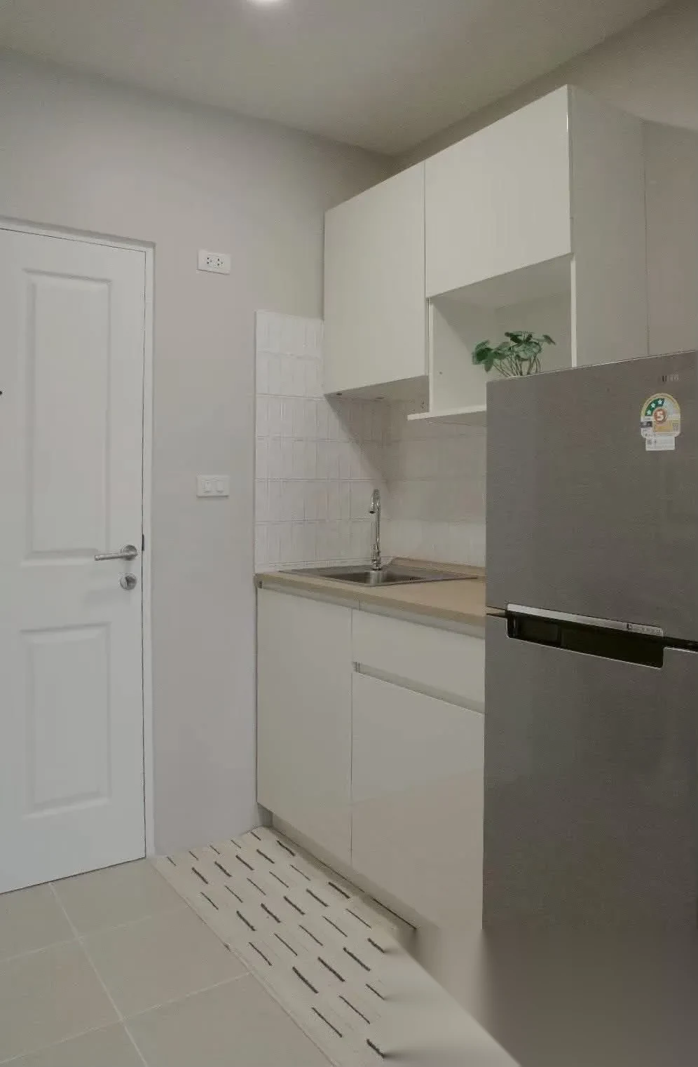 1 Bedroom Apartment for sale at Zcape I complex · Choeng Thale · Pool View — photo 13