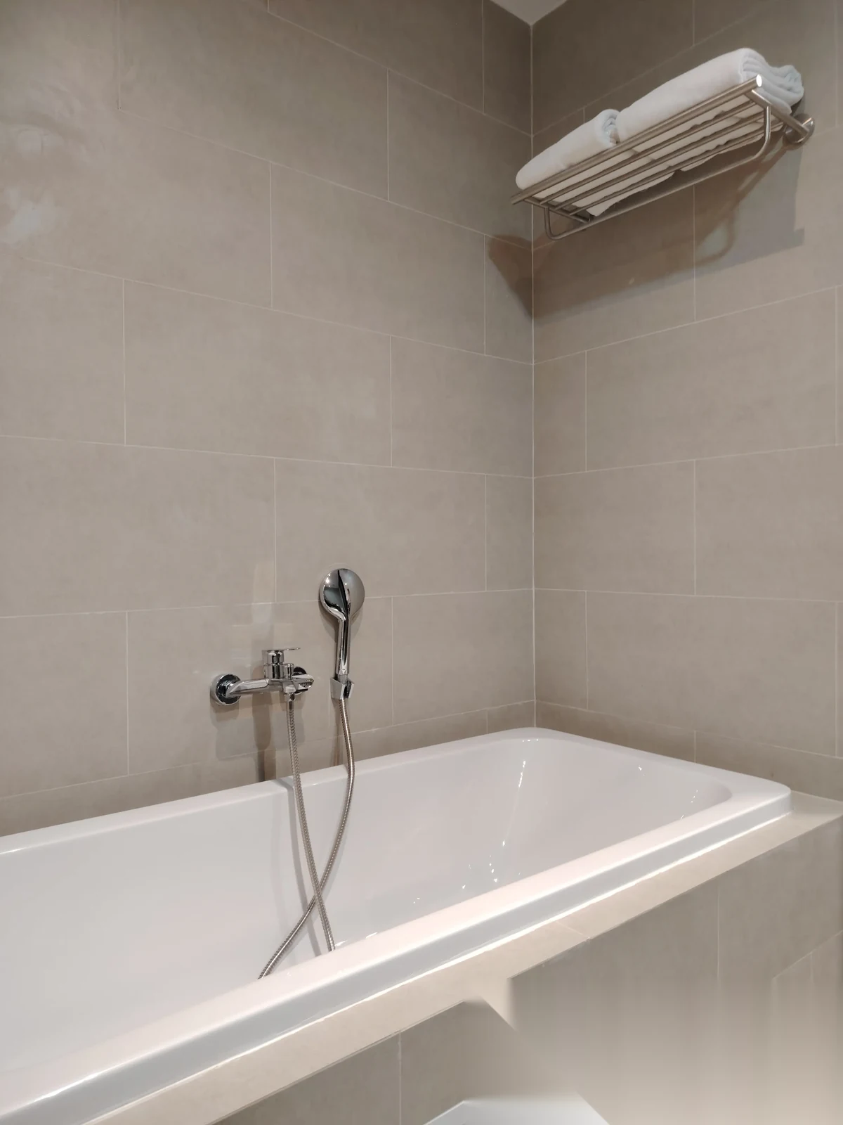 Studio Apartment for sale at Utopia Dream Max complex · Rawai · Pool View — photo 17