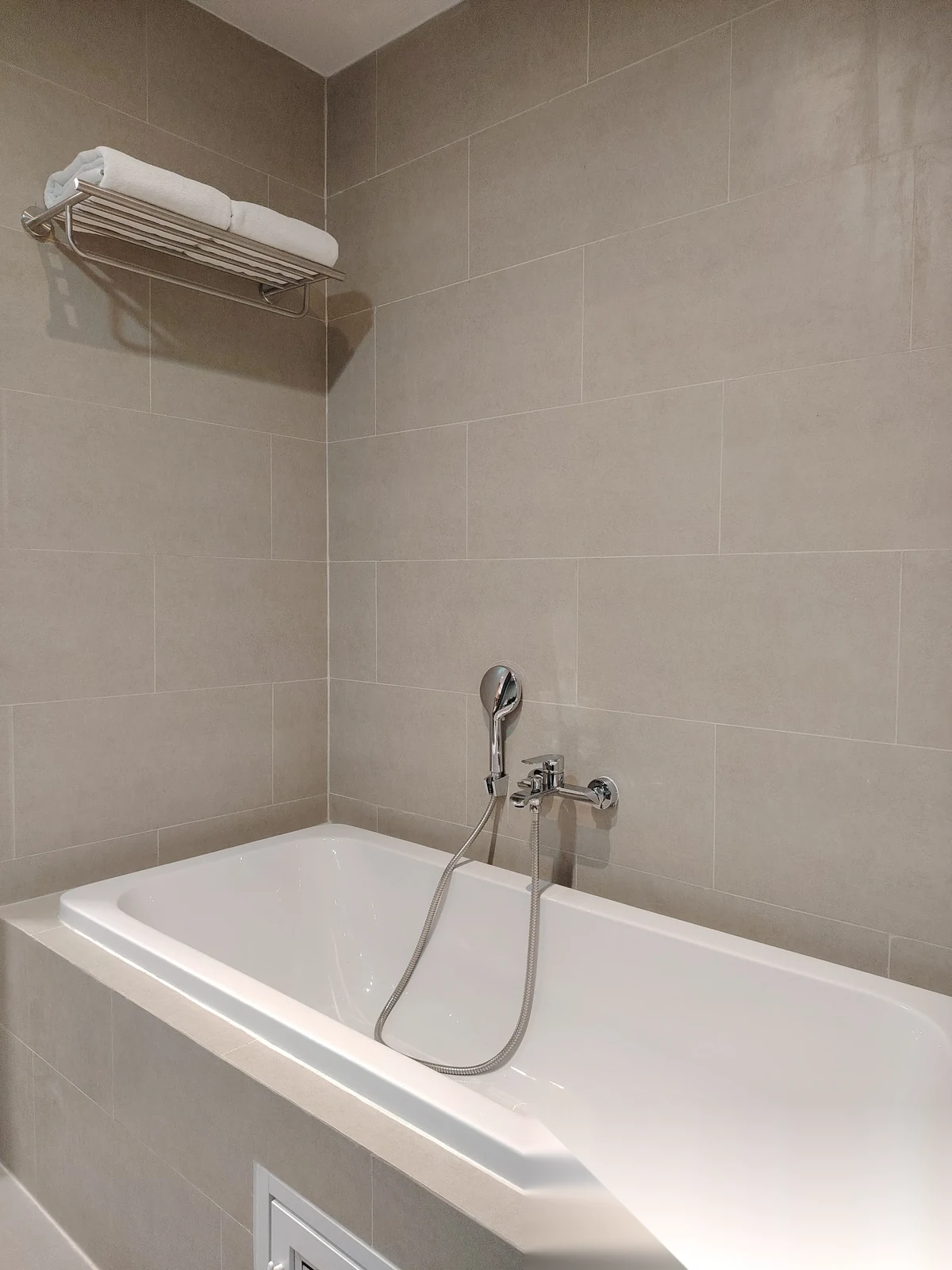 Studio Apartment for sale at Utopia Dream Max complex · Rawai · Pool View — photo 12