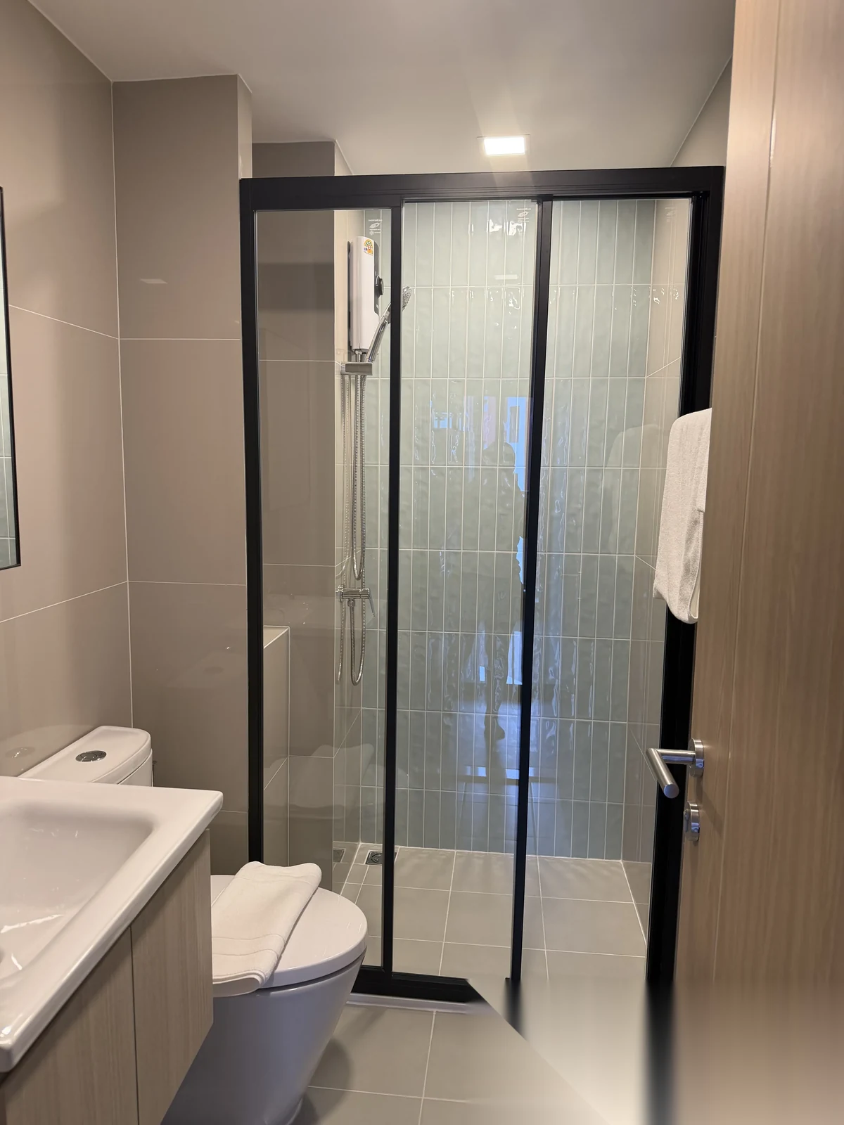 Studio Apartment for rent at THE BASE Bukit complex · Wichit · Pool View — photo 2