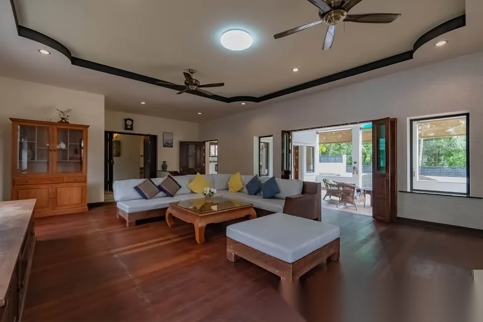 5 Bedroom House for rent at Spacious Private Pool House in Kathu complex · Kathu · Pool Access — photo 3