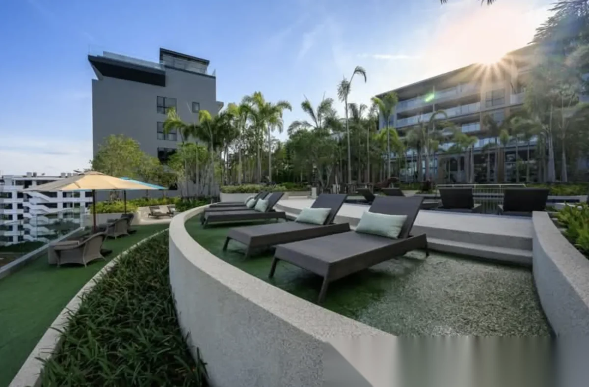 Апартаменты 1BR в ЖК The Panora Phuket by Mida Grande Resort Condominiums · Чернг Тале / Bang Tao · Выход к бассейну — фото 7