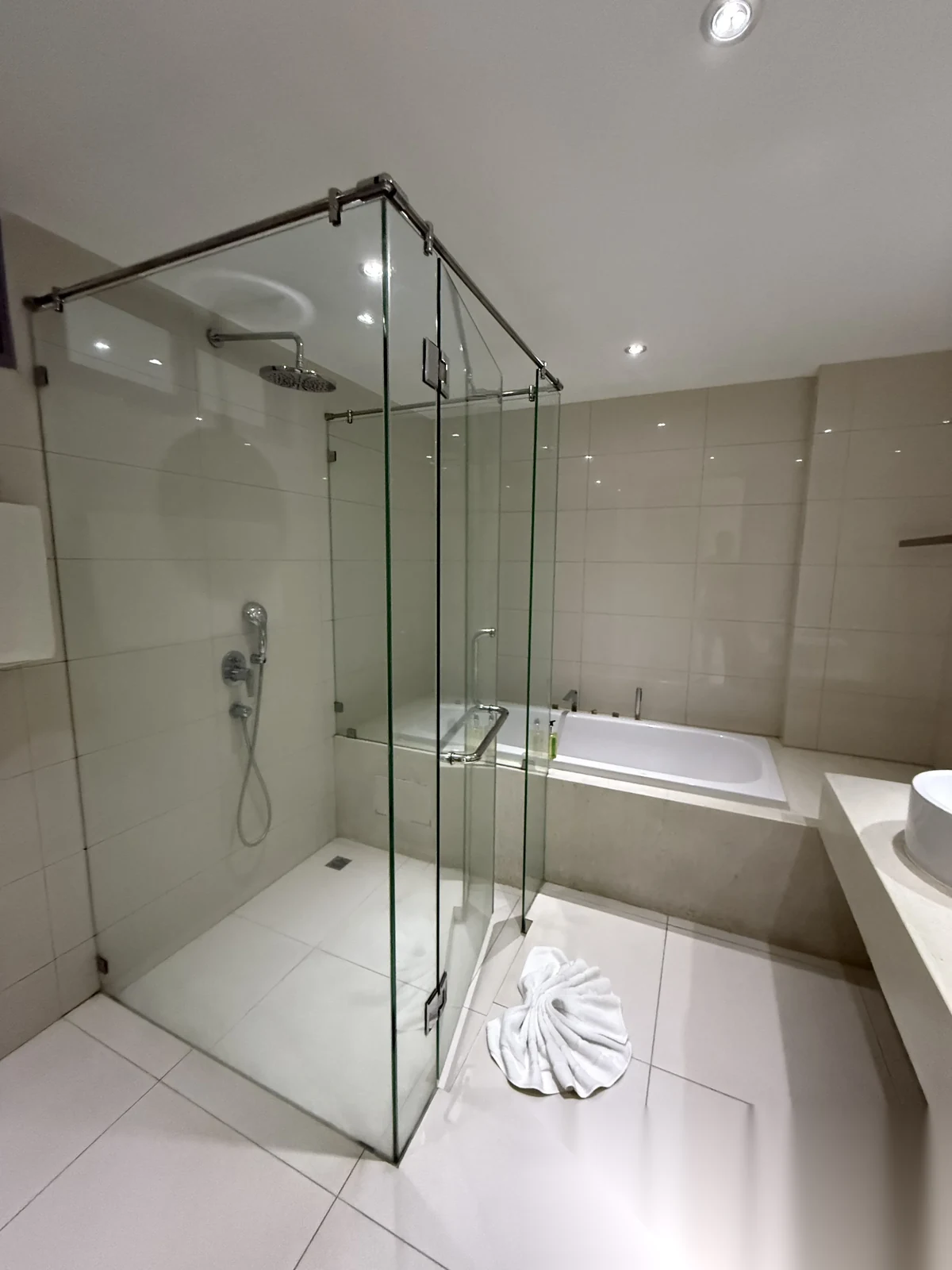 2 Bedroom Apartment for rent at The View Luxury Condominium complex · Karon · Sea View — photo 6