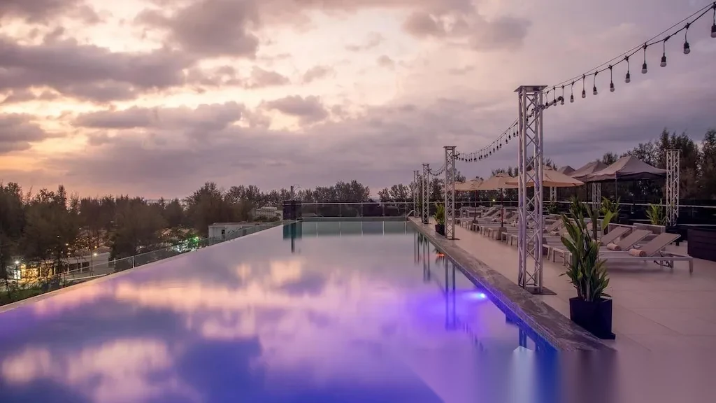 Апартаменты 2BR в ЖК Andaman Riviera · Чернг Тале / Bang Tao · Вид на бассейн — фото 5