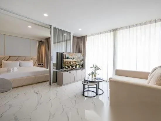 Апартаменты 2BR в ЖК Andaman Riviera · Чернг Тале / Bang Tao · Вид на бассейн — фото 13