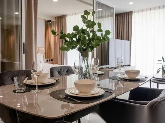 Апартаменты 2BR в ЖК Andaman Riviera · Чернг Тале / Bang Tao · Вид на бассейн — фото 22