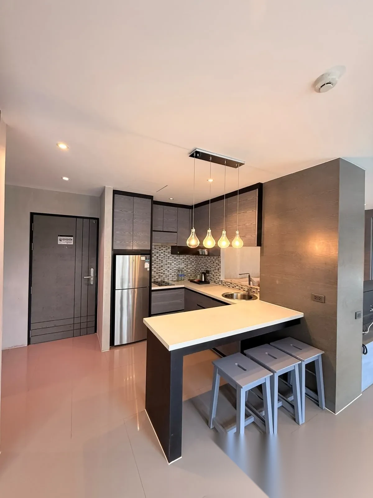 2 Bedroom Apartment for rent at CITYGATE complex · Kamala · Pool View — photo 2