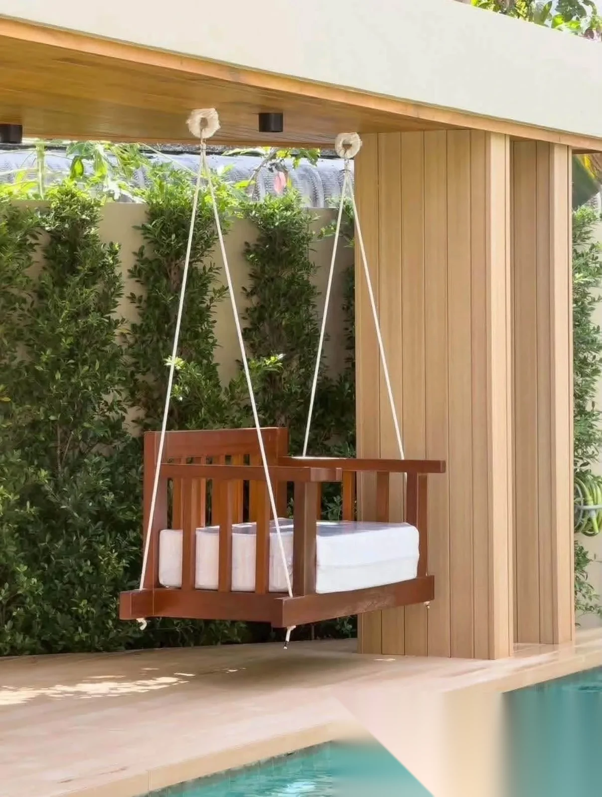 Вилла 4BR в комплексе Phuket Country Home Village · Чалонг · Вид на озеро — фото 11