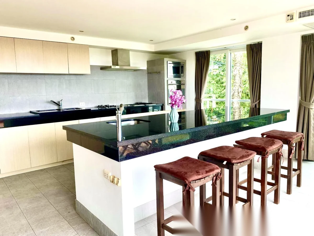 Апартаменты 3BR в ЖК Kata Ocean View · Карон · Вид на море — фото 7