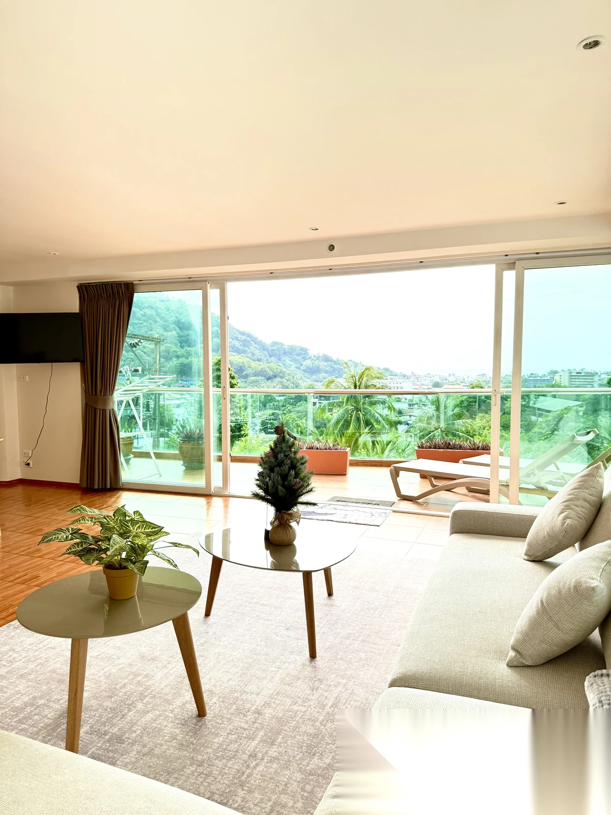 Апартаменты 3BR в ЖК Kata Ocean View · Карон · Вид на море — фото 19
