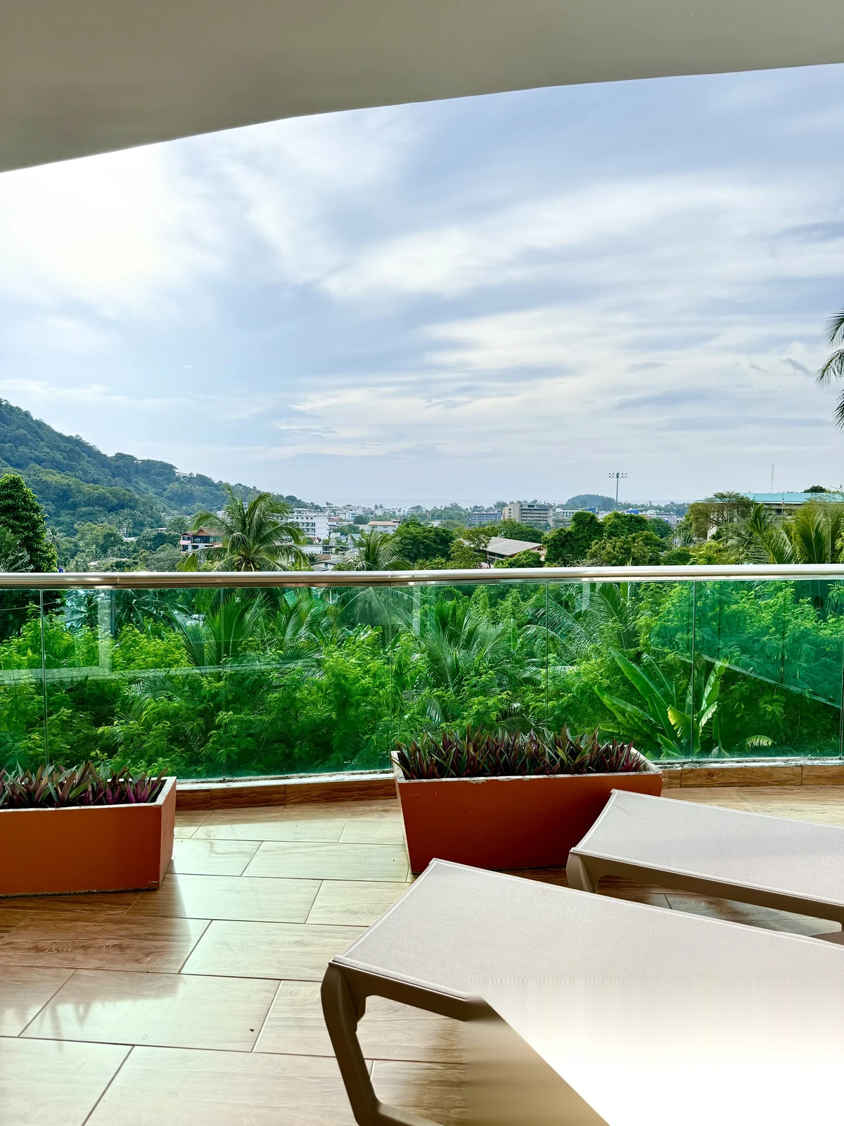 Апартаменты 3BR в ЖК Kata Ocean View · Карон · Вид на море — фото 23