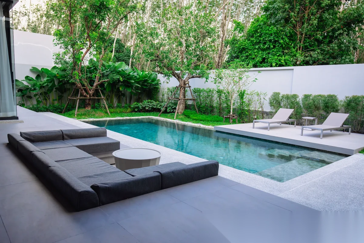 4 Bedroom Villa for sale at Botanica Modern Loft complex · Si Sunthon · Garden View — photo 2