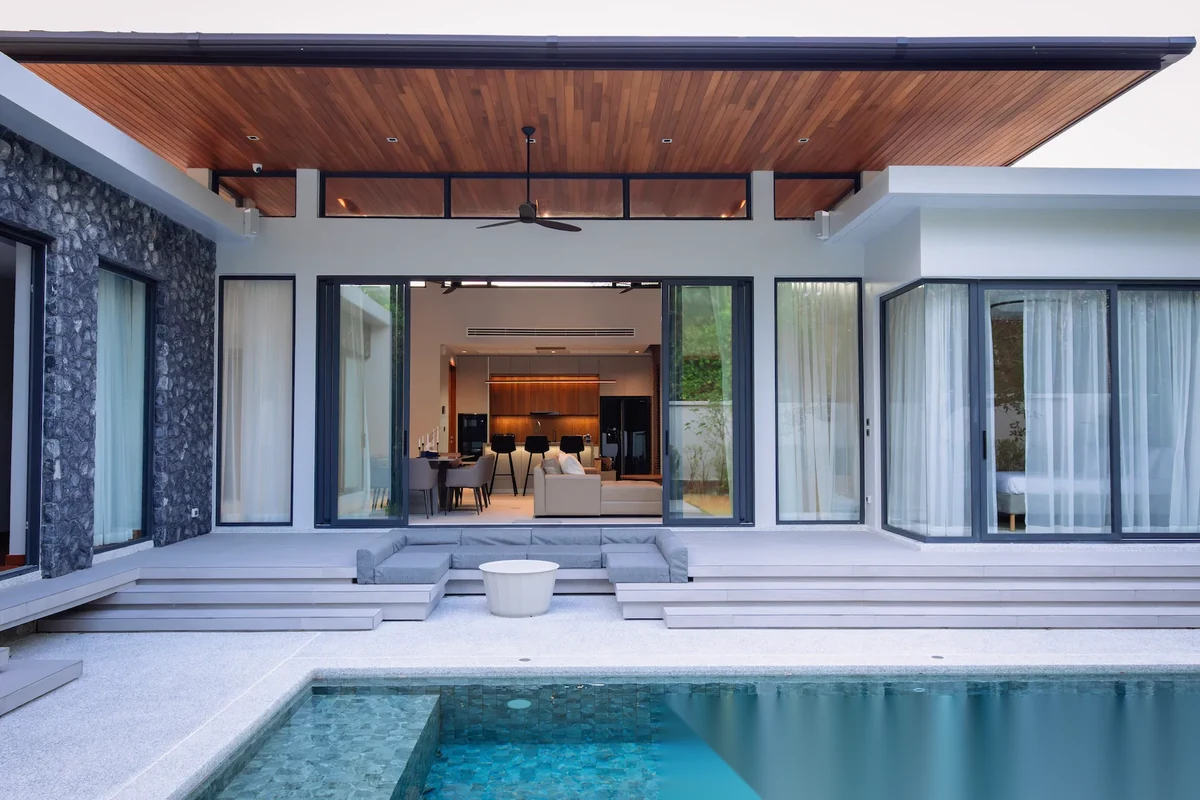 4 Bedroom Villa for sale at Botanica Modern Loft complex · Si Sunthon · Garden View — photo 5