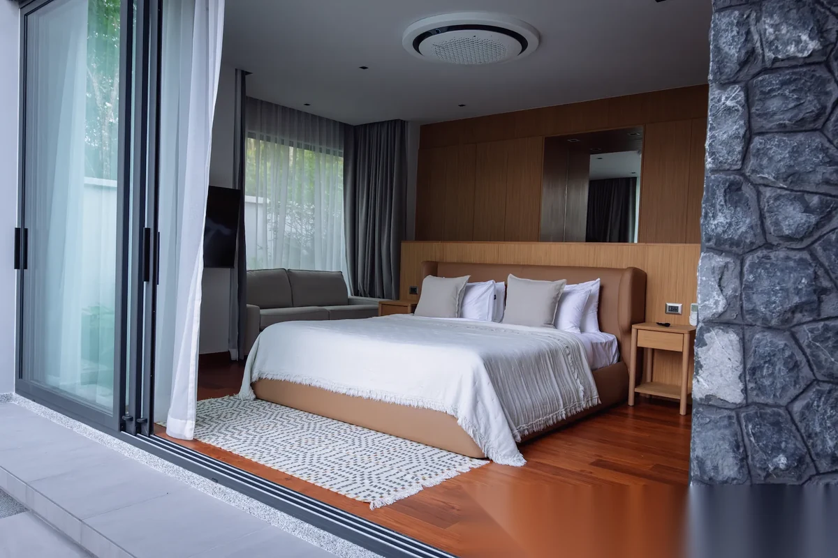 4 Bedroom Villa for sale at Botanica Modern Loft complex · Si Sunthon · Garden View — photo 7