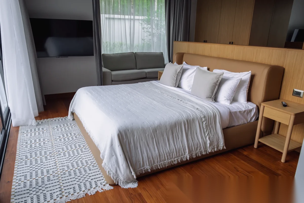 4 Bedroom Villa for sale at Botanica Modern Loft complex · Si Sunthon · Garden View — photo 8