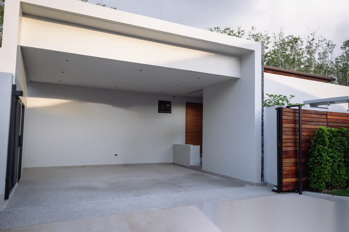 4 Bedroom Villa for sale at Botanica Modern Loft complex · Si Sunthon · Garden View — photo 36