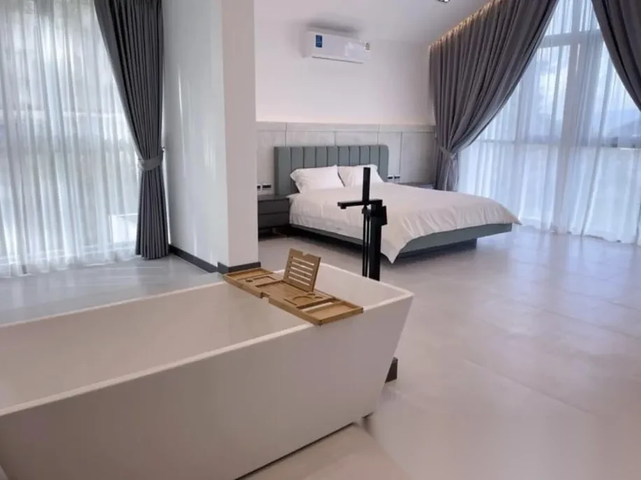 4 Bedroom Villa for sale at Grand View Residence complex · Choeng Thale — photo 6