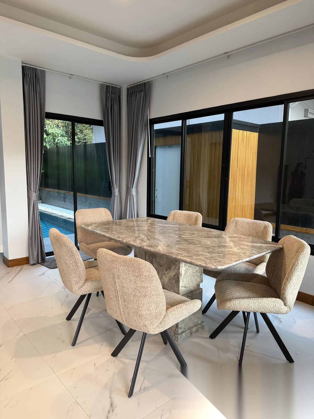 2 Bedroom Villa for rent · Thep Krasattri · Pool View — photo 6
