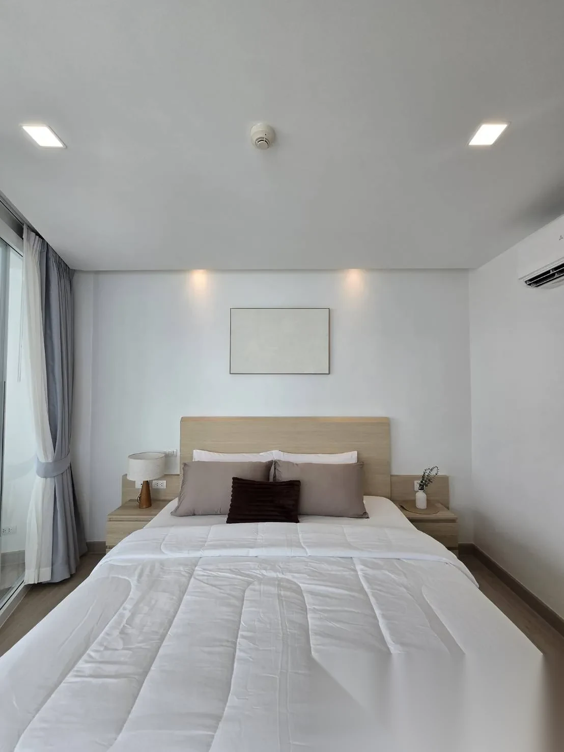 1 Bedroom Apartment for sale at The Beachfront complex · Rawai · Partial Sea View — photo 3
