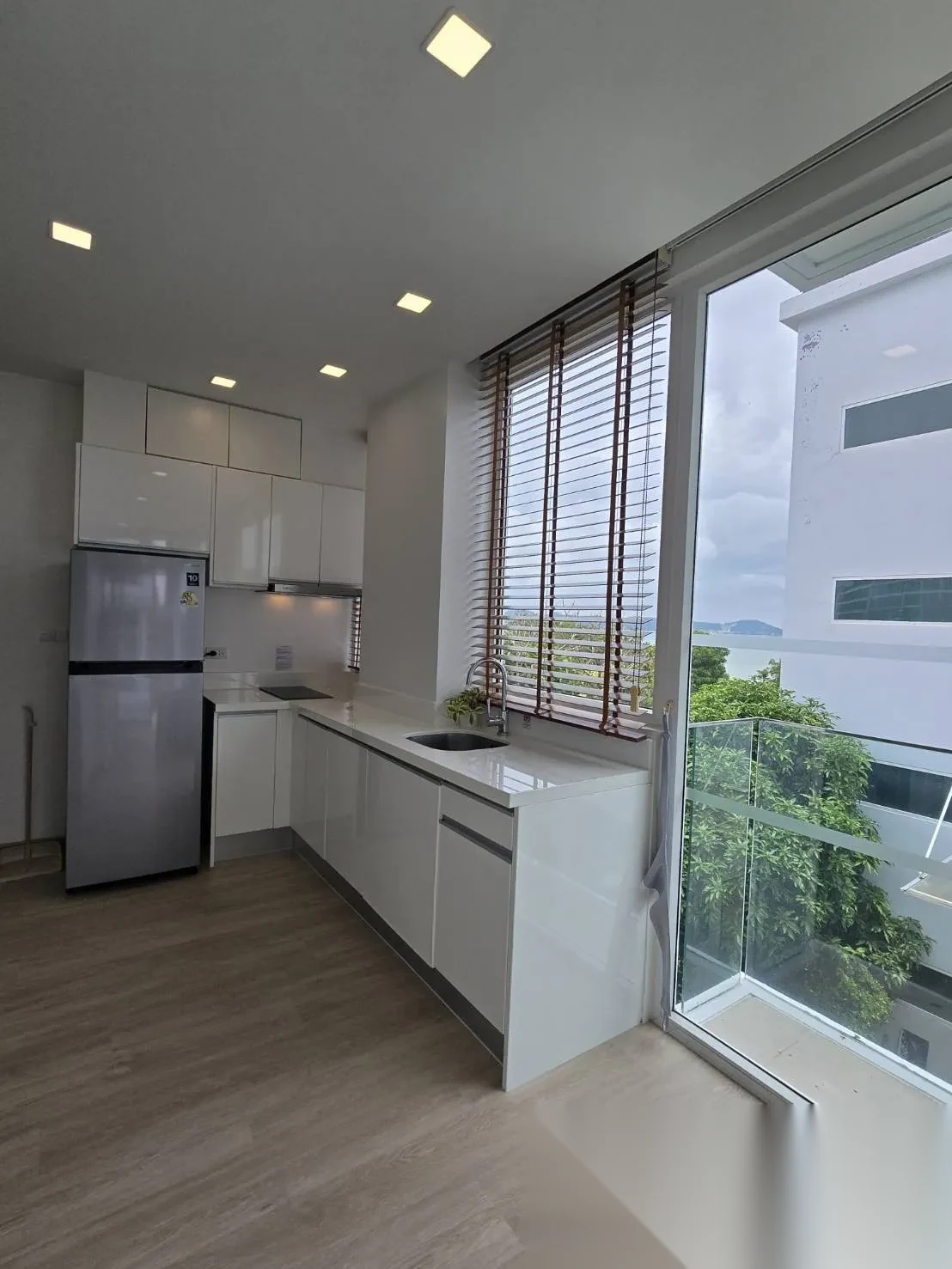 1 Bedroom Apartment for sale at The Beachfront complex · Rawai · Partial Sea View — photo 9