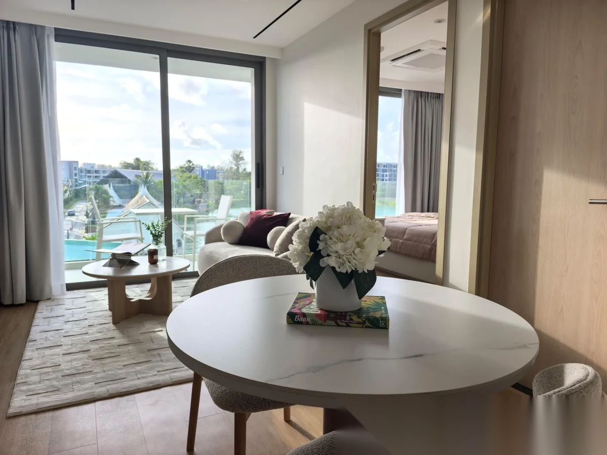 1 Bedroom Apartment for rent at The Aqua complex · Choeng Thale · Lake View — photo 2