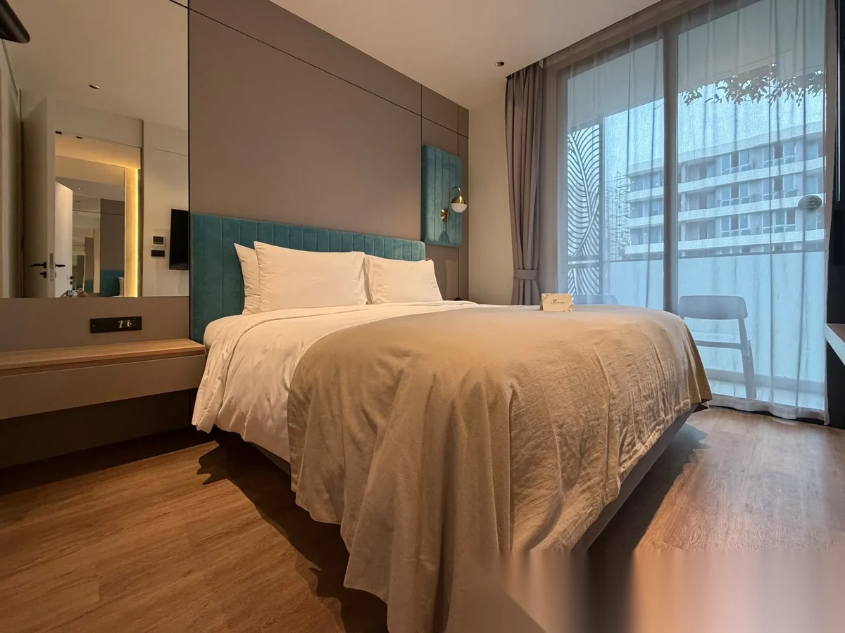 2 Bedroom Apartment for sale at Layan Green Park Phase 1 complex · Choeng Thale · Pool View — photo 16