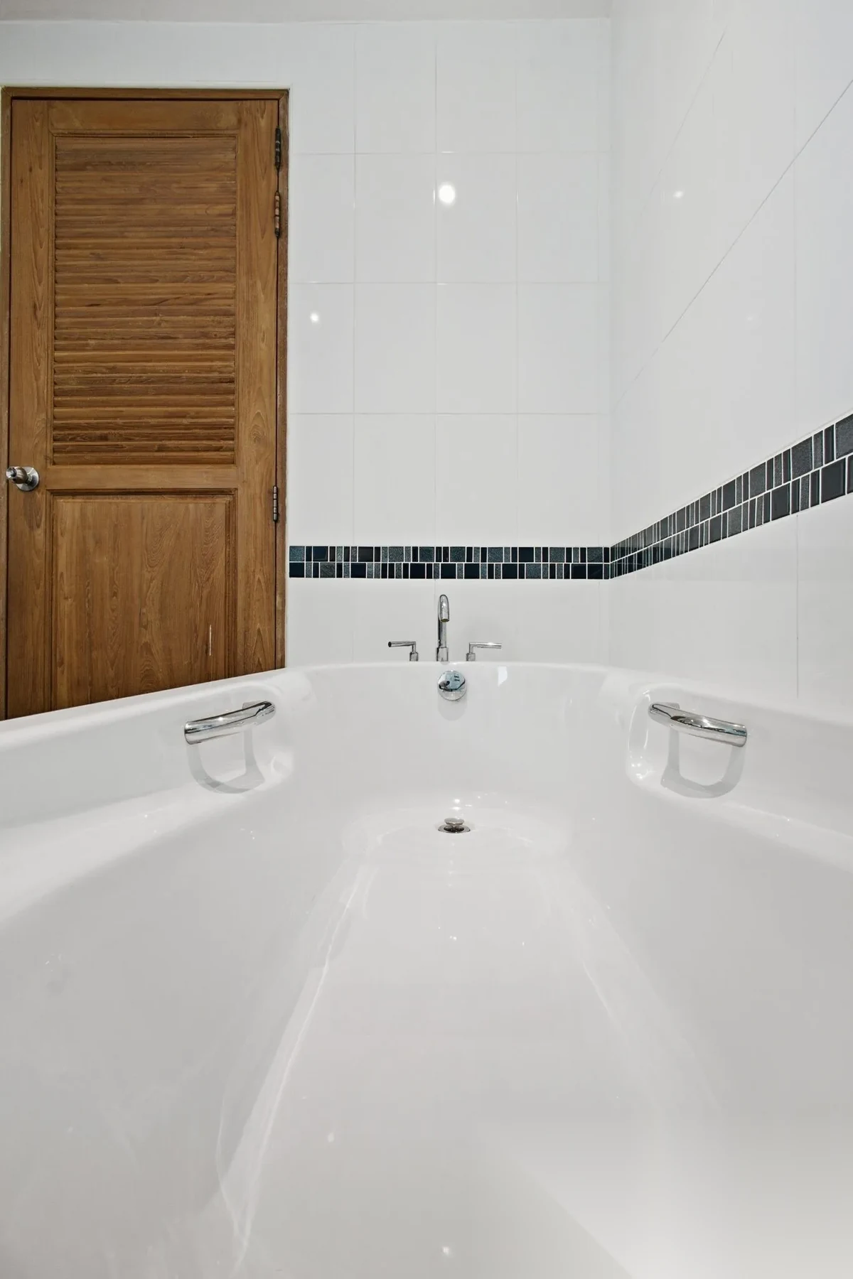 2 Bedroom Apartment for sale at Cherng Lay Villas and Condominium complex · Choeng Thale · Pool View — photo 19