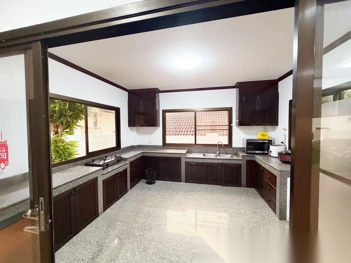 3 Bedroom House for rent at Baan Maneekram-Jomthong Thani complex · Wichit — photo 4