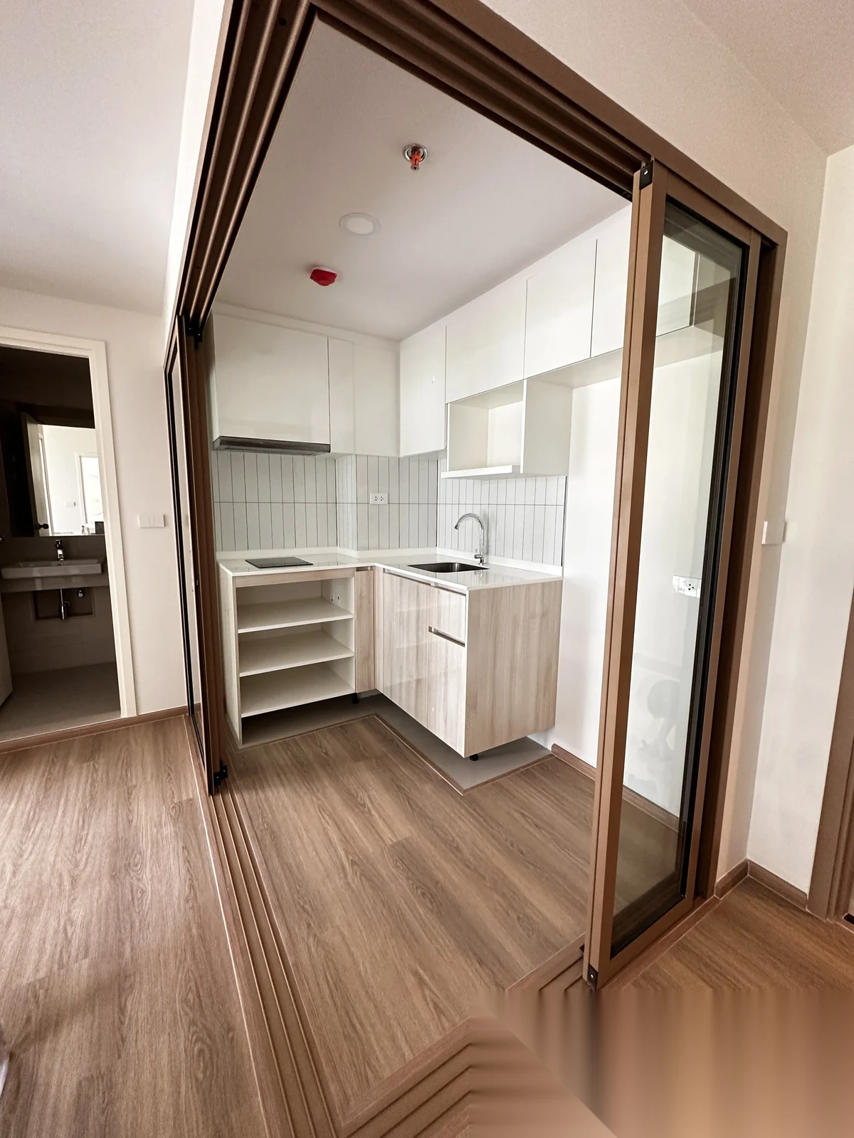 Апартаменты 2BR в ЖК Escent Phuket · Вичит · Вид в сад — фото 2