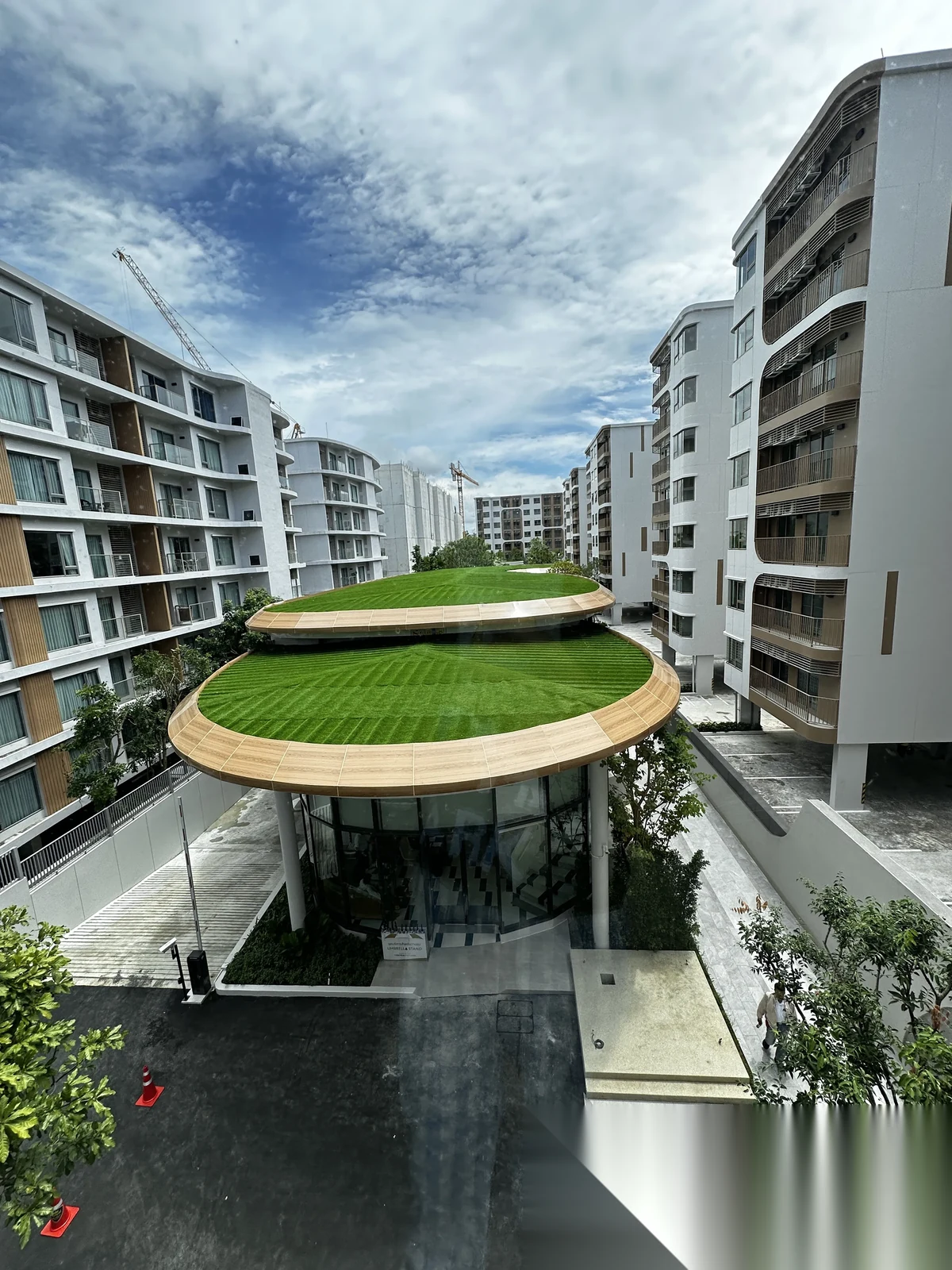 Апартаменты 2BR в ЖК Escent Phuket · Вичит · Вид в сад — фото 7