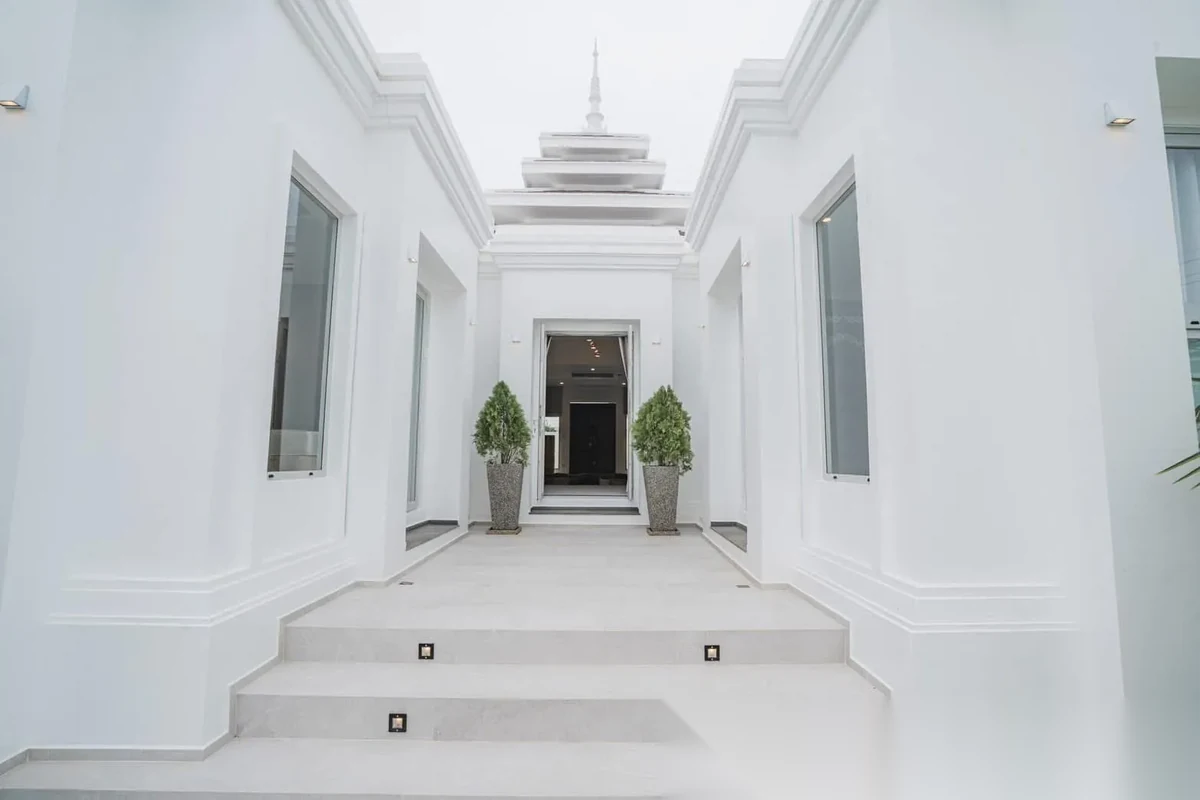 5 Bedroom Villa for sale at Ivory Villas Phase 2 complex · Rawai · Pool Access — photo 4