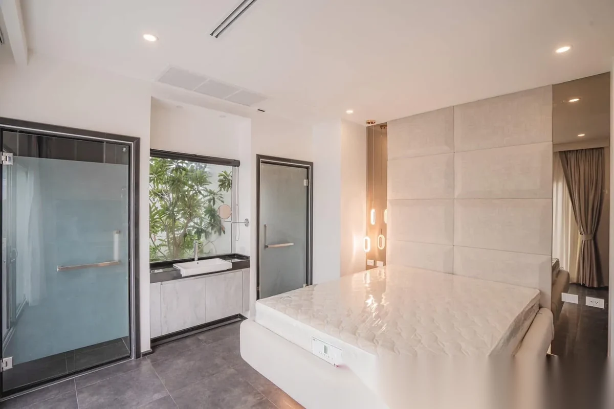 5 Bedroom Villa for sale at Ivory Villas Phase 2 complex · Rawai · Pool Access — photo 19