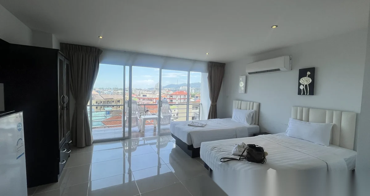 1 Bedroom Apartment for sale at Bayshore Oceanview Condominium complex · Patong · Pool Access