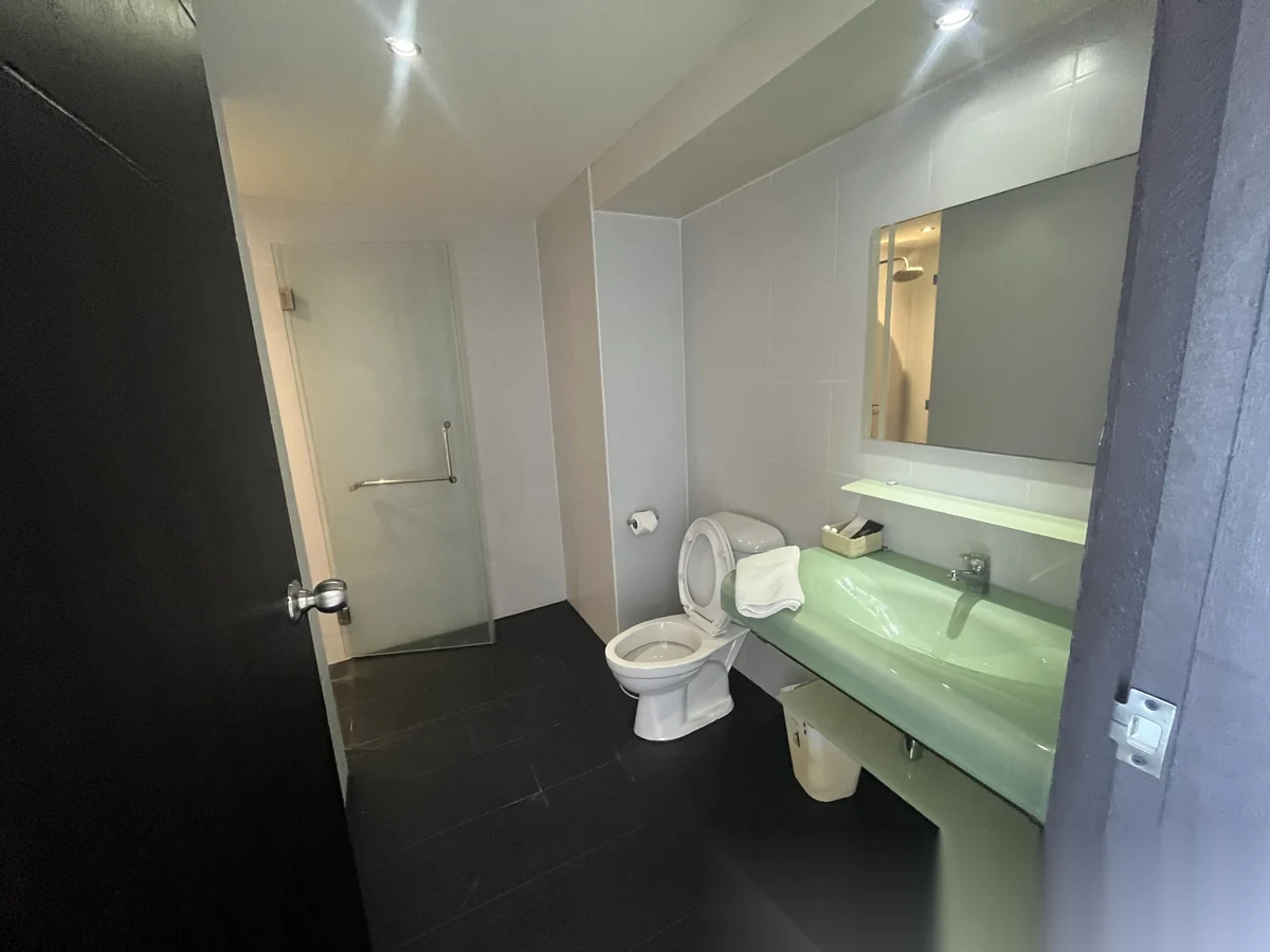 Апартаменты 1BR в ЖК Bayshore Oceanview Condominium · Патонг · Выход к бассейну — фото 7