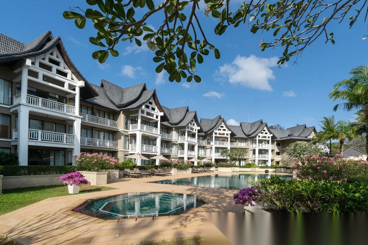 2 Bedroom Apartment for rent at Allamanda 2 & 3 Condominium complex · Choeng Thale · Garden View — photo 7
