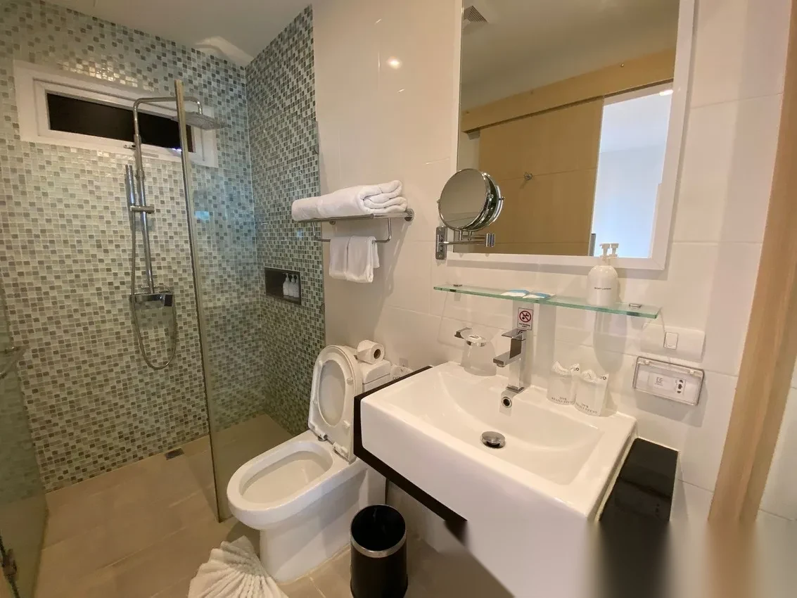 Апартаменты 1BR в ЖК The Beachfront · Раваи · Частичный вид на море — фото 10