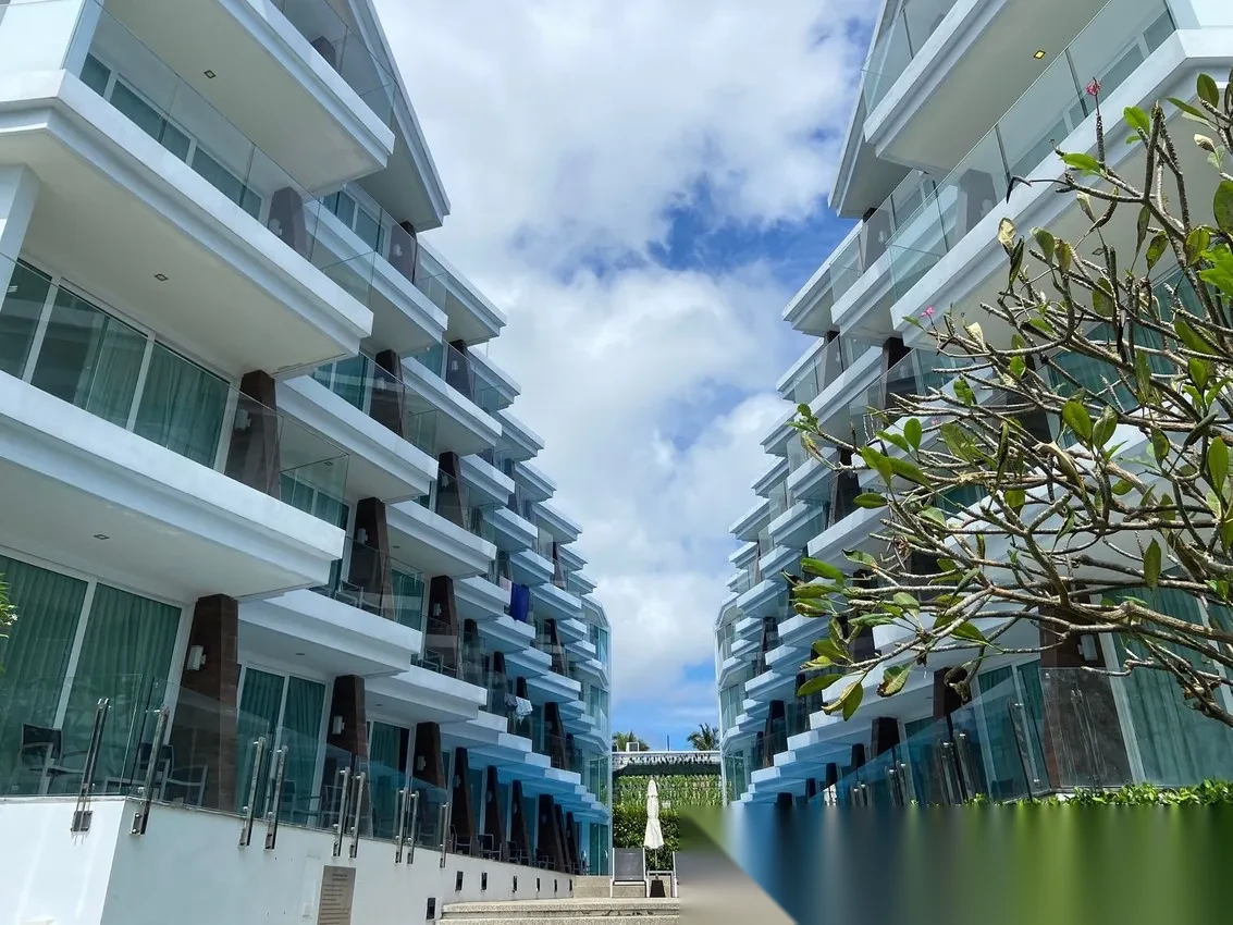 Апартаменты 1BR в ЖК The Beachfront · Раваи · Частичный вид на море — фото 14