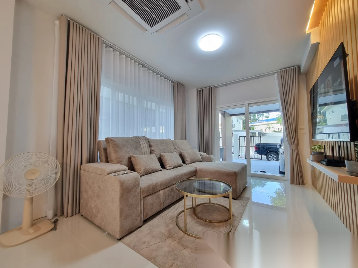 4 Bedroom House for rent at Mana Kathu Lake complex · Kathu — photo 3