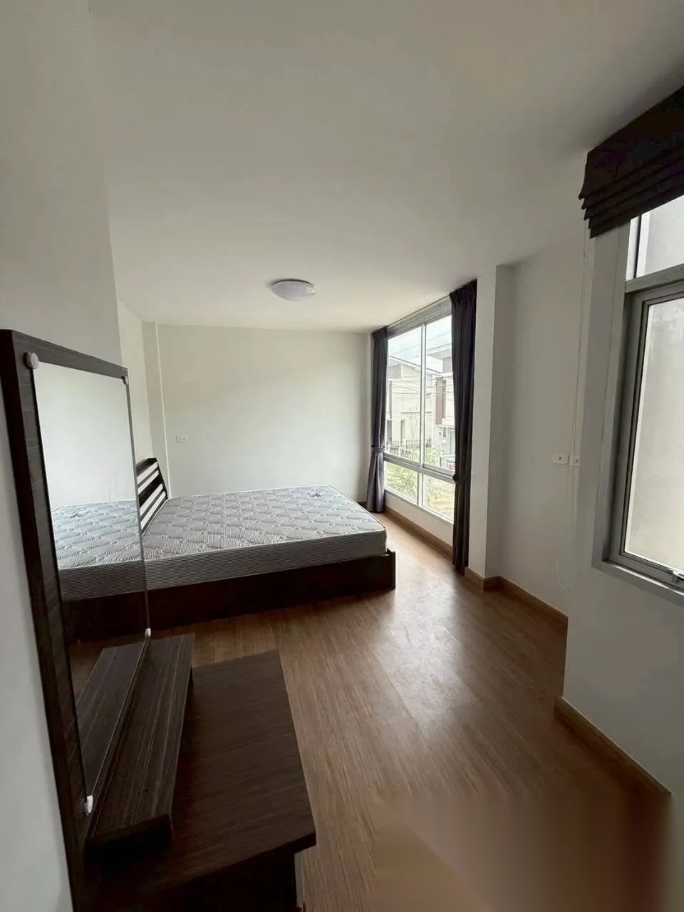 Таунхаус 3BR в комплексе Green Ville Phuket · Теп Красаттри · Вид в сад — фото 3