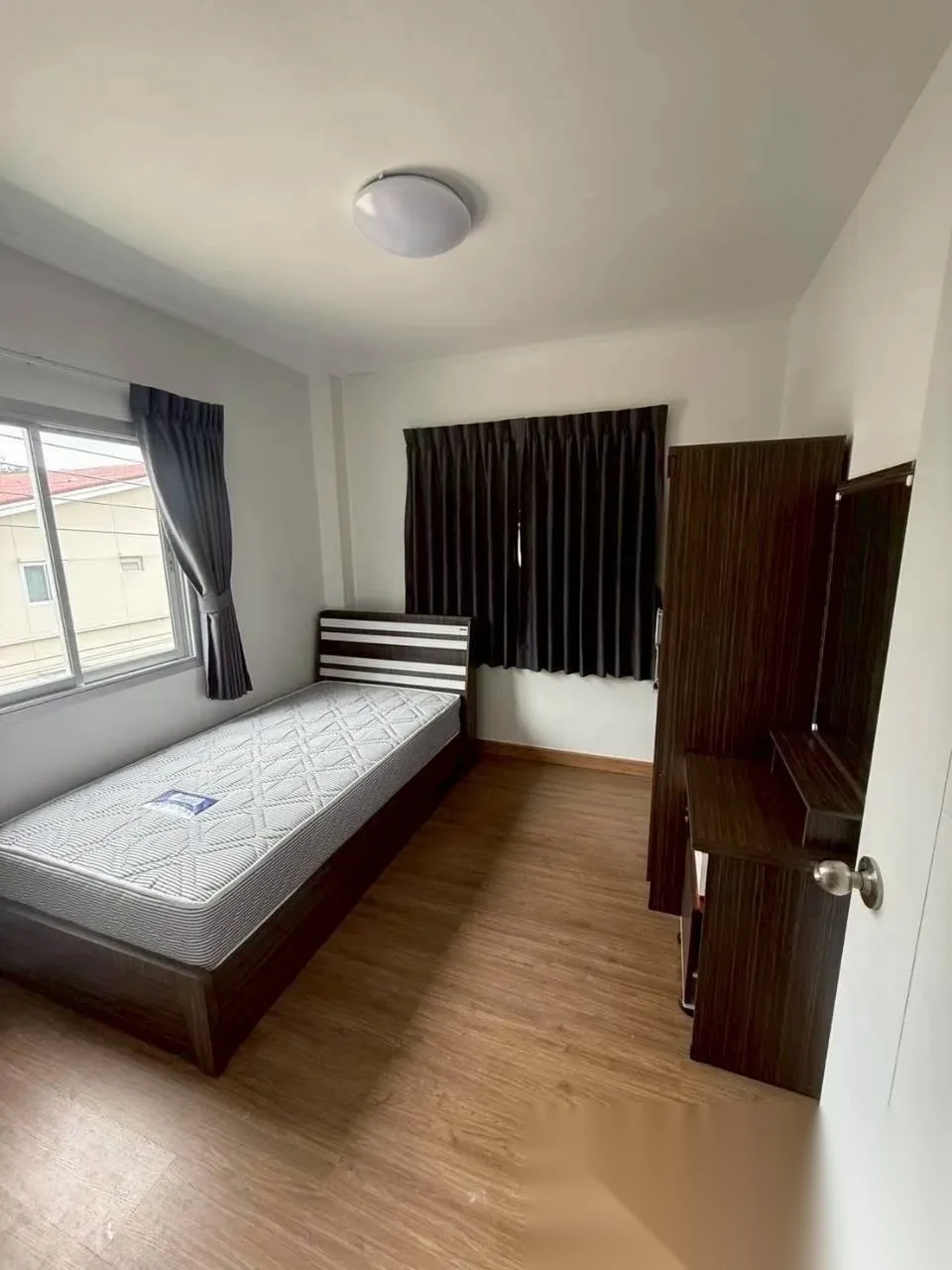 Таунхаус 3BR в комплексе Green Ville Phuket · Теп Красаттри · Вид в сад — фото 7