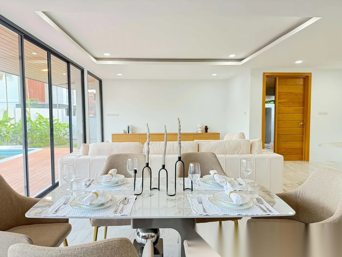 Вилла 5BR в комплексе Phuket City Home · Пхукет-таун · Вид на бассейн — фото 2