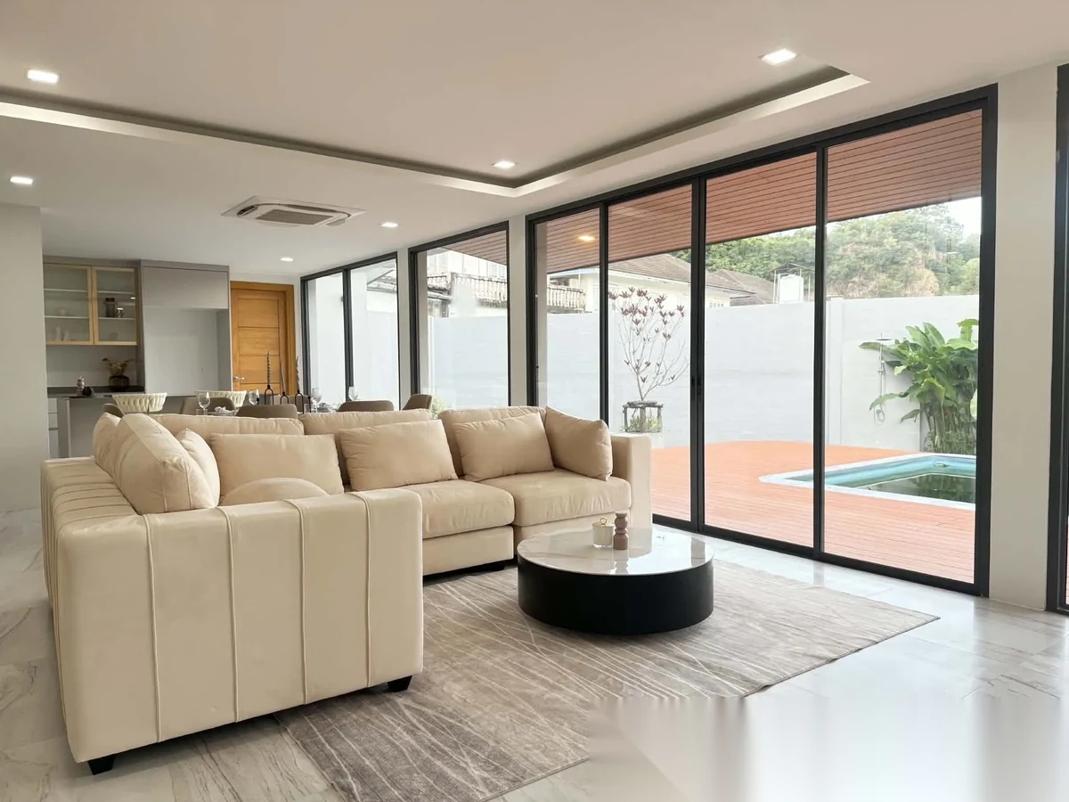 Вилла 5BR в комплексе Phuket City Home · Пхукет-таун · Вид на бассейн — фото 6